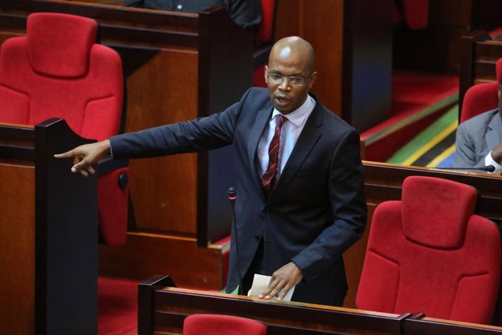 Hakuna mwenye mamlaka ya kuihoji ZEC - Makamba