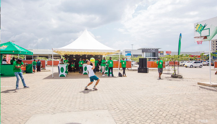 Burudani ya kikapu inaendelea hapa katika viwanja vya Mlimani City, huku zoezi la usajili wa timu likiendelea. Kumbuka hii ni Noma Kweli ya Sprite Bball Kings 2019, bado hujachelewa.