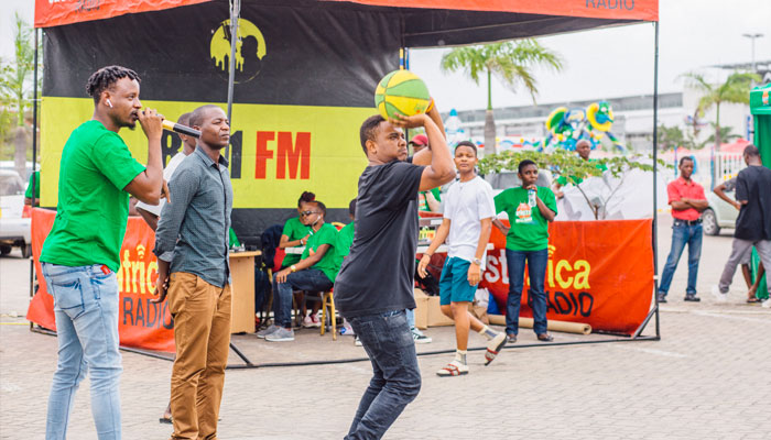 Burudani ya kikapu inaendelea hapa katika viwanja vya Mlimani City, huku zoezi la usajili wa timu likiendelea. Kumbuka hii ni Noma Kweli ya Sprite Bball Kings 2019, bado hujachelewa.