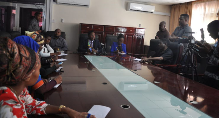 Waziri Jafo Amsimamisha Kazi Mkurugenzi Mtendaji wa Halmashauri ya Wilaya ya Nksi