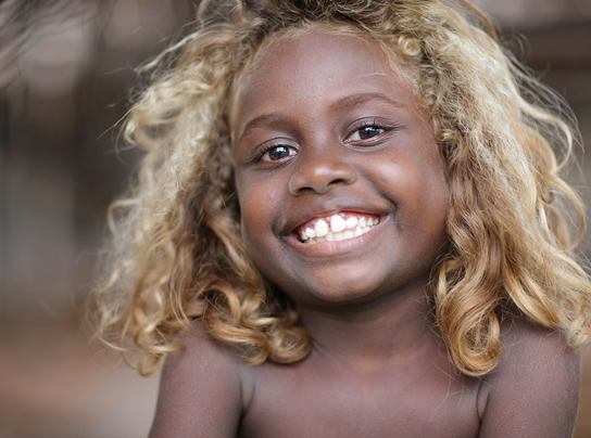 Mtoto mwenye asili ya Melanesians