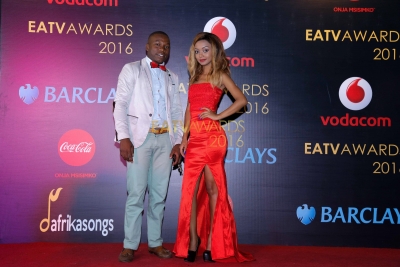 Mdau kwenye Red Carpet na mtangazaji wa EATV Vanilla