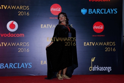 Mwanne Othman 'Mama Matashtiti' kwenye Red Carpet ya EATV AWARDS