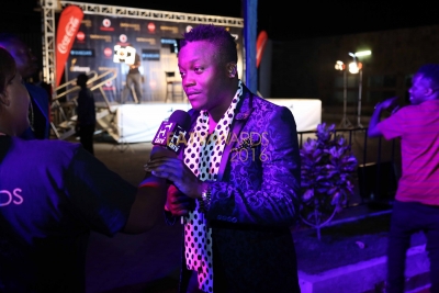 Dully Sykes kwenye mahojiano Red Carpet